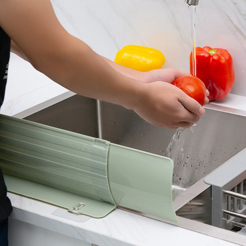 Splash-Proof Sink with Retractable Splash Guard