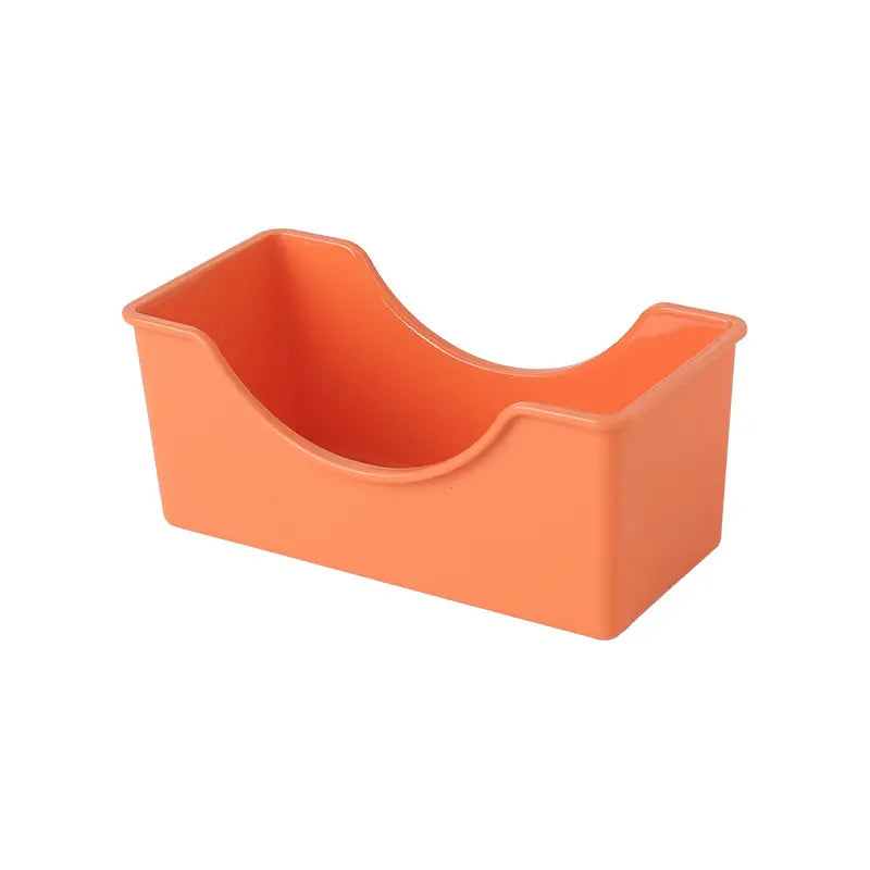 Versatile Plastic Plate for Enhanced Snacking Experience