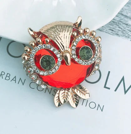 Fashionable Leaf Brooch with Rhinestones and Owl Design