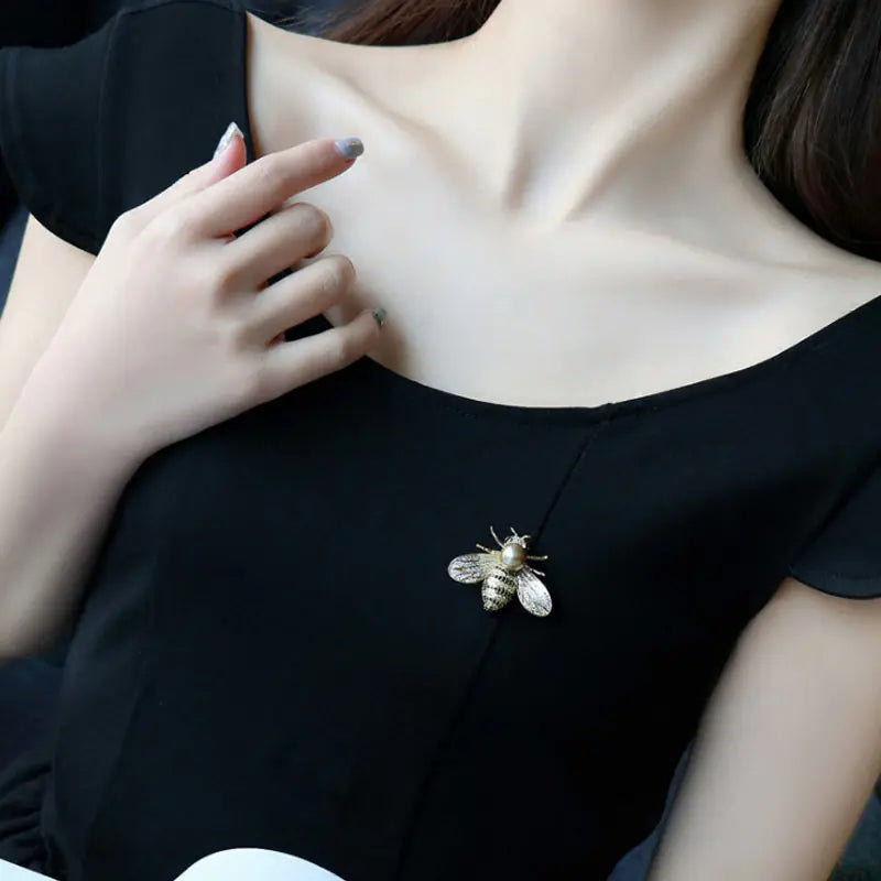 Vintage 3D Pearl Bee Brooch in Unique Style