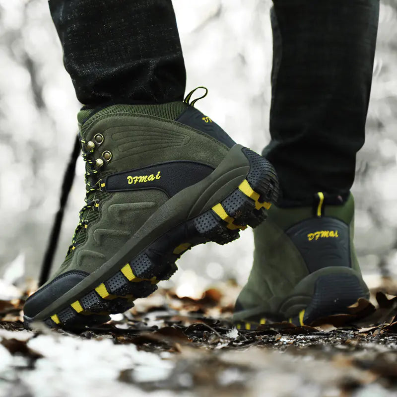 Men's Waterproof Hiking Shoes with Warm Lining