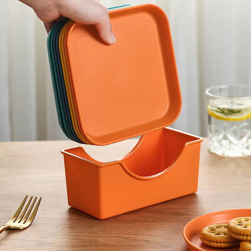 Versatile Plastic Plate for Enhanced Snacking Experience